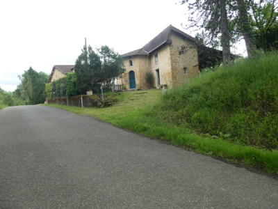 J'arrive au gîte d’étape  de Saint-Cristau.